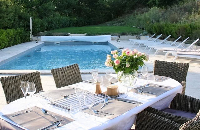 Luxury French House with Air Con, Large Private Pool, WiFi and Great Facilities