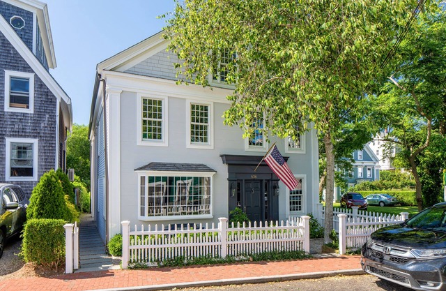 Luxury Gallery District home steps from beach with chef’s kitchen & gardens