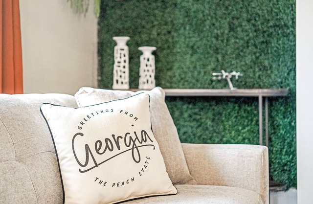 Luxury Getaway by airport and downtown Atlanta