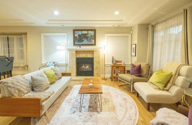 Luxury Glenview Retreat with Stunning Amenities