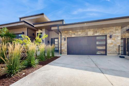 Luxury Hideout Overlook