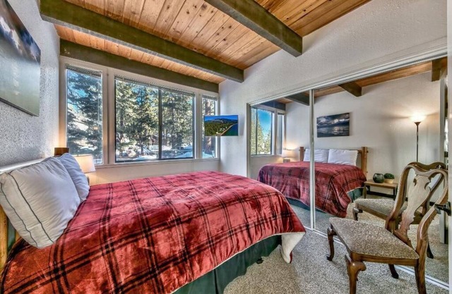 Luxury home near S. Lake Tahoe, skiing, hiking, casinos, shopping & facilities.