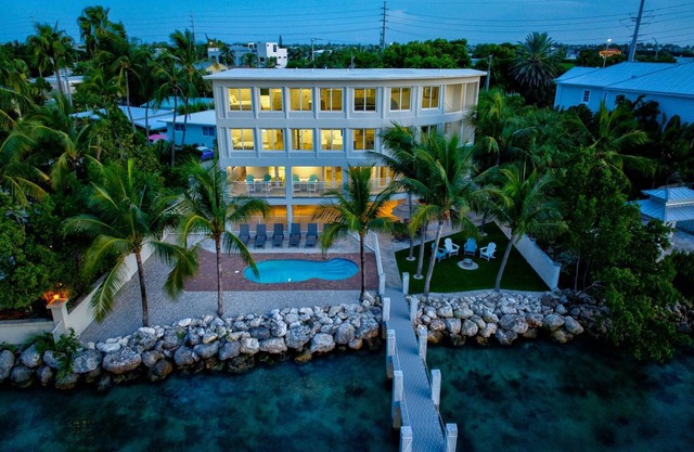 Luxury Home, Oceanfront Views, Private Pool & Dock