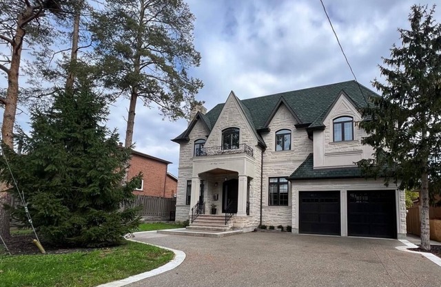 Luxury home Richmondhill