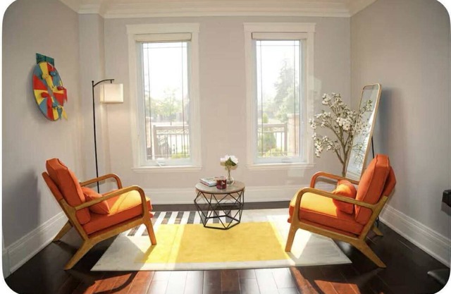 Luxury Homestay in Vaughan city. Family sized Single house with 5 bedrooms.