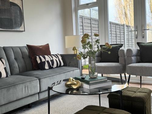 Luxury House sleeps 8 - Ideal for Solihull NEC - Work and Family Groups
