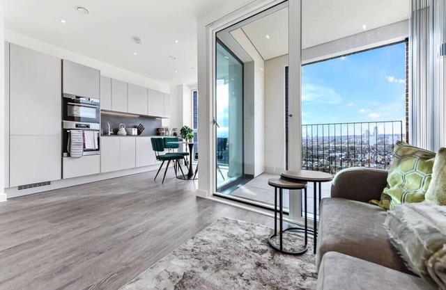 Luxury in the Sky Stunning Views, Elegant Style
