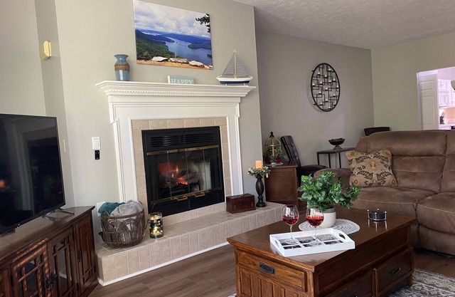 Luxury Keowee Key Condo with 2 en-suites