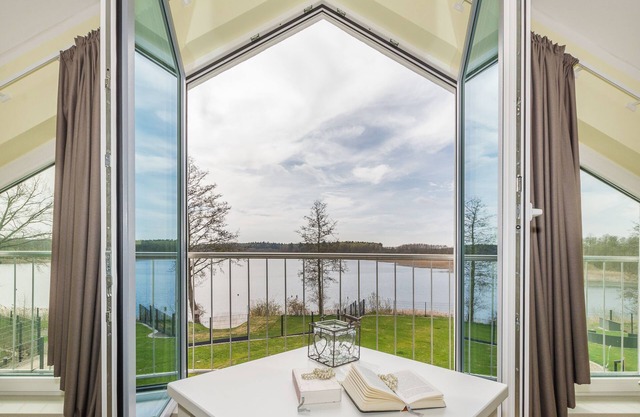 Luxury lake domicile with sauna, fireplace and boat - 130m²