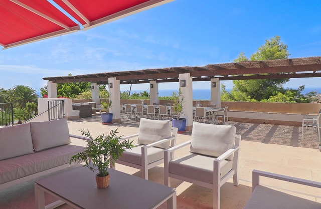 Luxury Large 8 Bedroom Private Villa with Pool and Floodlit Tennis Court