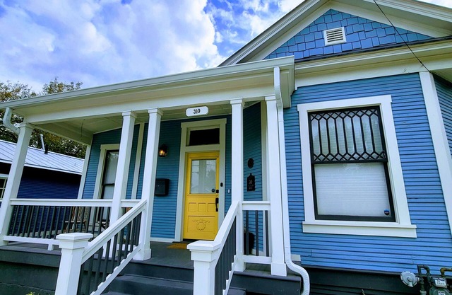 Luxury Lavaca Historic Downtown SAnwalk to Hemisfair, conventions, Riverwalk