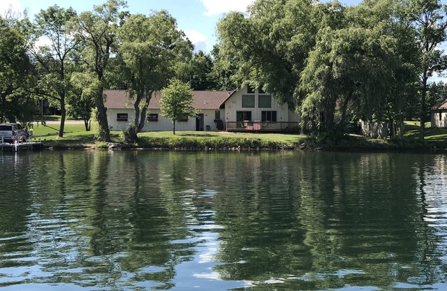 Luxury Le Homme Dieu Home With Prime Location And Private Boat Ramp