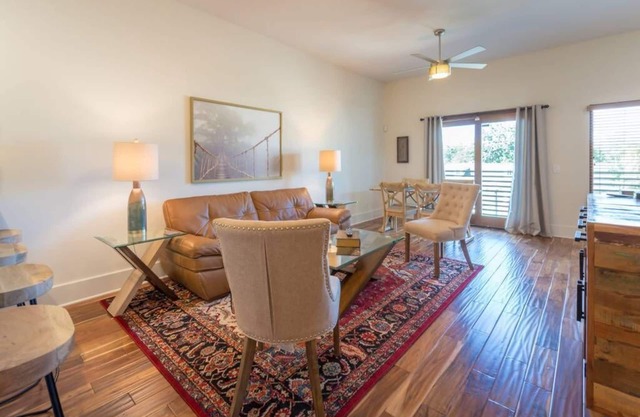 Luxury Living Just 3 Blocks From Park Ave!