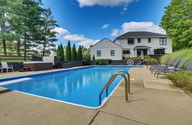 Luxury Maineville Villa w/Private Pool & Deck