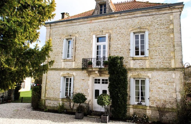 Luxury Maison Maitre near Angouleme with Pool, 8 People