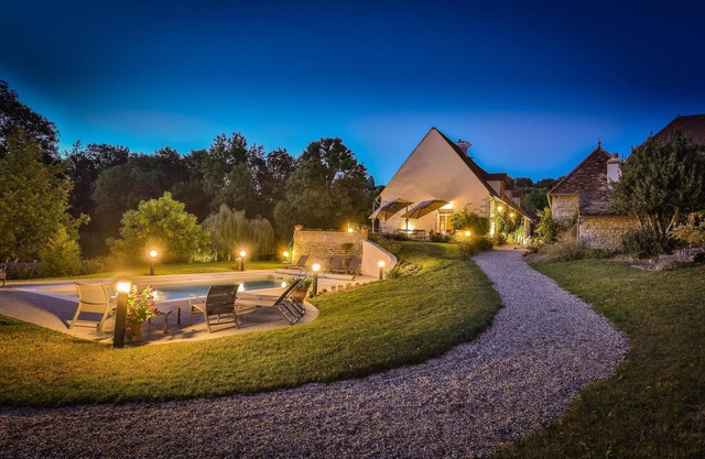 Luxury Manor House in the Burgundy Vines with Heated Pool and AC throughout