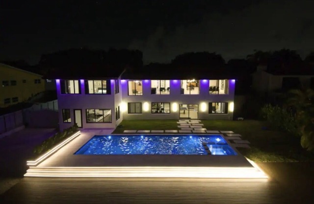 luxury mansion, nightclub miami life