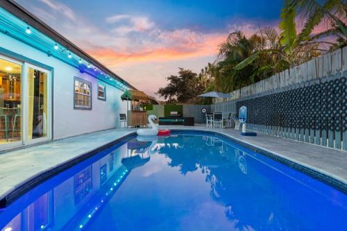 Luxury Miami Villa: Heated Pool Near Aventura Mall