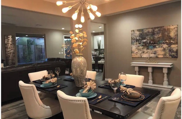 LUXURY, MODERN, NEW - $750k Home