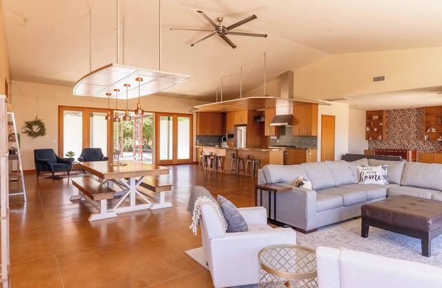 Luxury Mountain Estate Sleeps 11