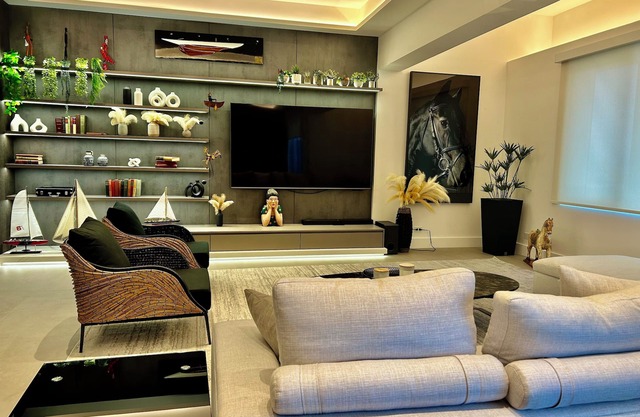 Luxury Oasis | 2BR|2BT & Balcony City View