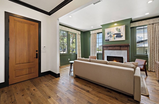 Luxury Oasis : Heated Pool + New Design