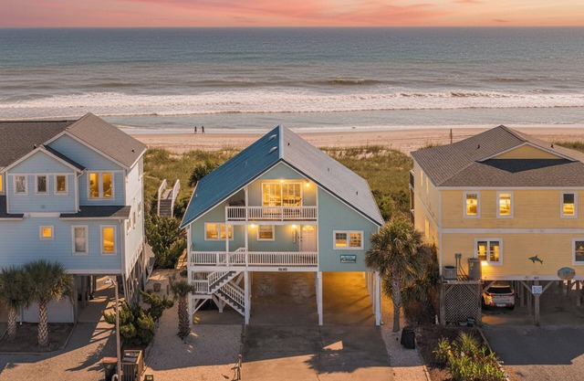 Luxury Ocean Front House with Private Pool and 5 BR's - "Timeout"