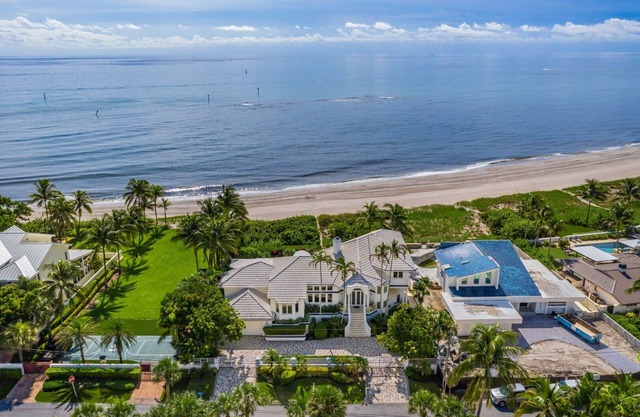 Luxury Oceanfront - great for family escapes, Managed by Brampton Park