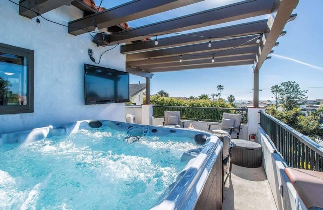 Luxury Oceanview 5star Stay w/Private HotTub& Deck