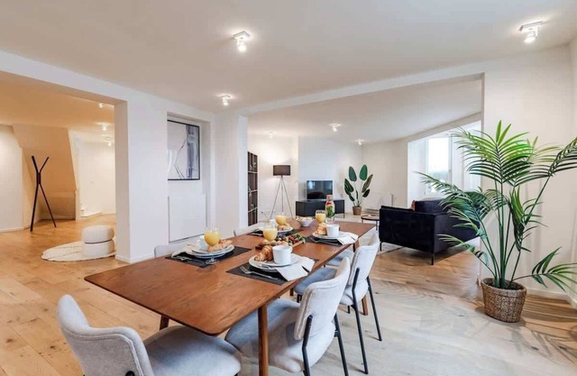 Luxury Penthouse with Panoramic Views 3BR