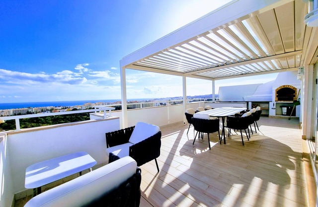 Luxury penthouse with 180° sea view
