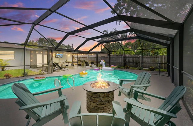 Luxury Pool Home Near Stadium - BBQ GRILL- FIREPIT☆n