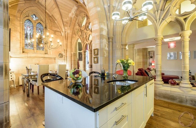 Luxury Retreat on Loch Ness with Wellness Facilities