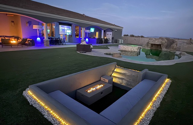 Luxury Retreat w/Pool, Spa, Gym & Movie Theater!