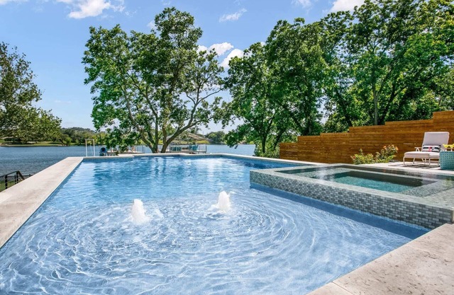 Luxury Riverside Villa w/Dock and Waterslide