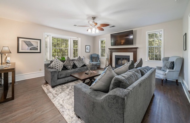 Luxury Rock Creek INN near Lake Hamilton