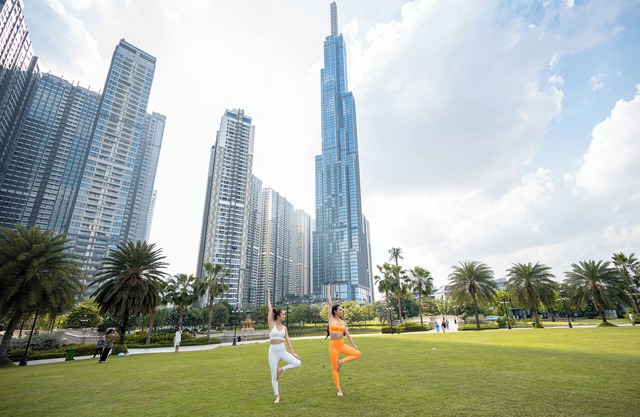 Luxury Royal Landmark 81 & Vinhomes