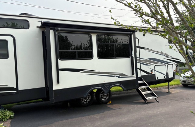 Luxury RV experience in Finger Lakes Wine Country with Canandaigua Lake Access