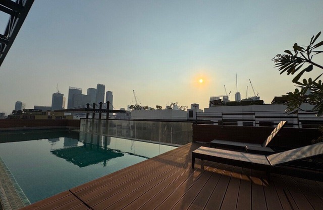 Luxury Stay High-Speed WiFi Secure & Cozy