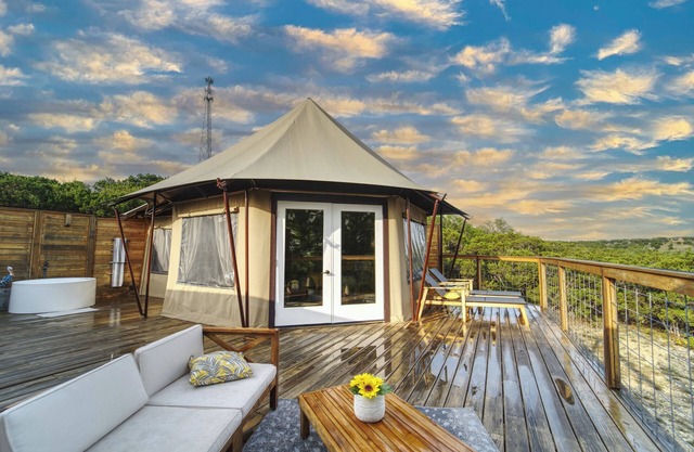 Luxury Safari Tent #4 Scenic Hill Country Views- Private Deck/Hot Tub/Pond Pool
