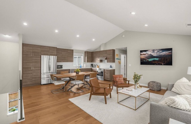 Luxury Scandinavian Home - Near PDX/Waterfront