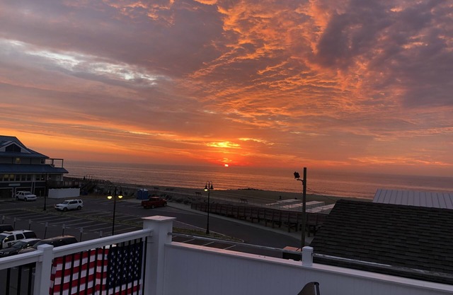 Luxury seaside home, ocean block, centrally located