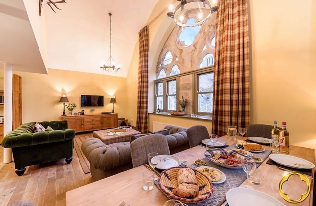 Luxury Self Catering Apartment with Swimming Pool in the Grounds of a Monastery on Loch Ness