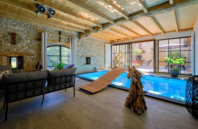 LUXURY STAY for couples with INNER SWIMMING POOL terrace private SPA Green de GOLF
