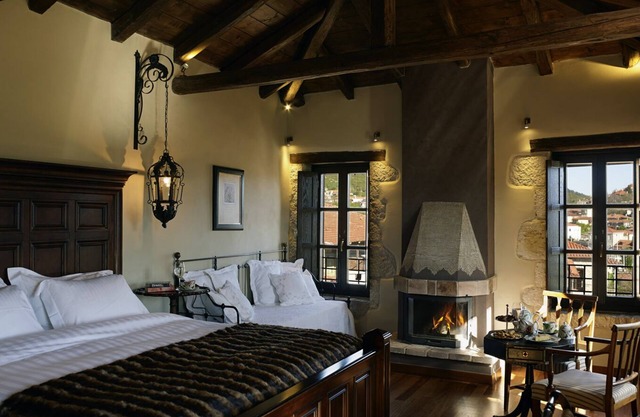 LUXURY STONE VILLA IN THE CENTRE OF PELOPONNESE -SUPERIOR SUITE-FAMILY FRIENDLY