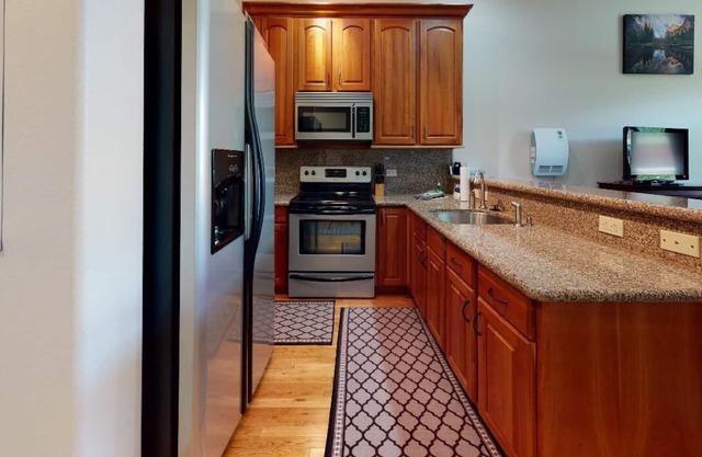 Luxury Studio | Close to Lifts | WiFi | The Grande 106