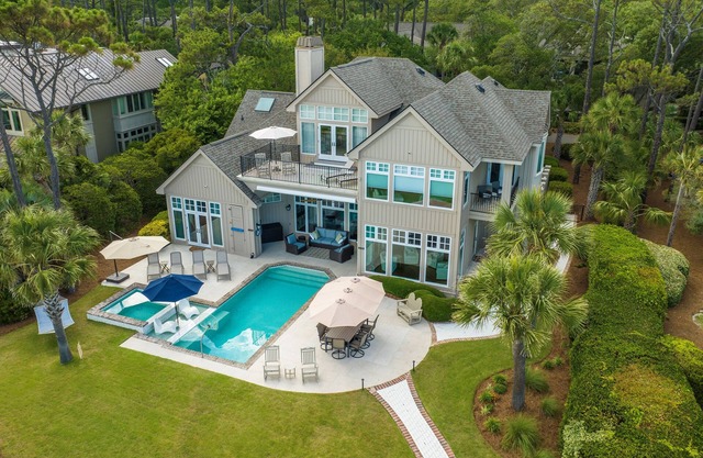 Luxury, Stunning 6 Bedroom Home with Saltwater Pool on the Beach