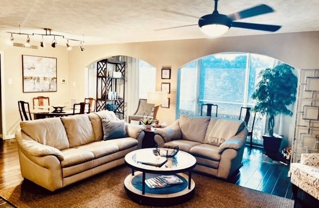 Luxury Suite in Prestigious Lake Hamilton High Rise