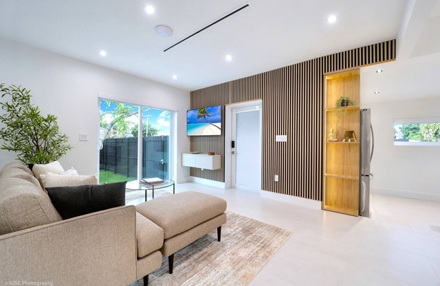 Luxury The Rock & Music Villa Miami!