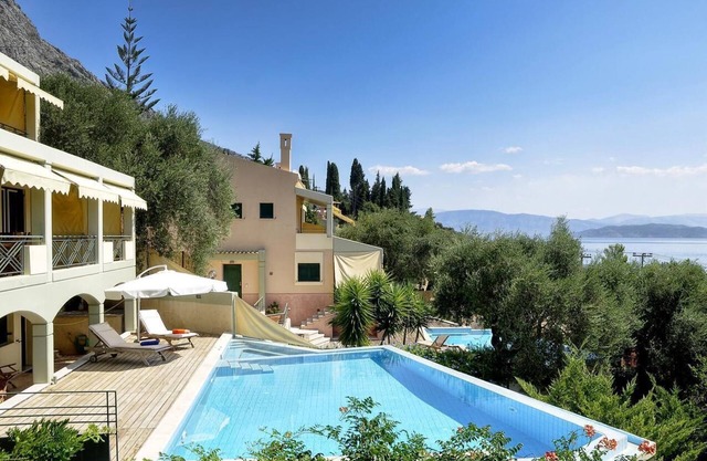 Luxury Vacation Villa By The Sea With Private Pool And BBQ